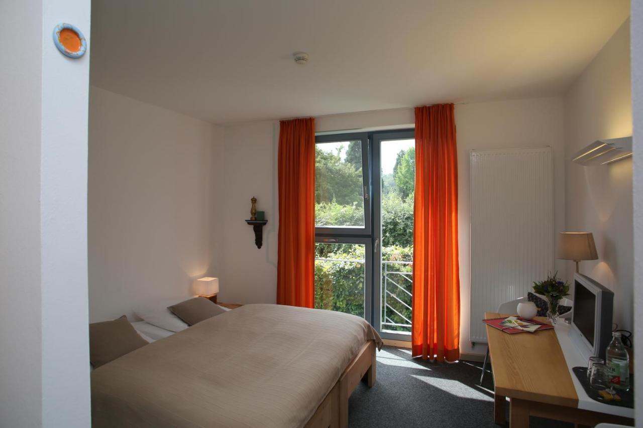 Alanus Gastehaus Hotel Alfter ภายนอก รูปภาพ